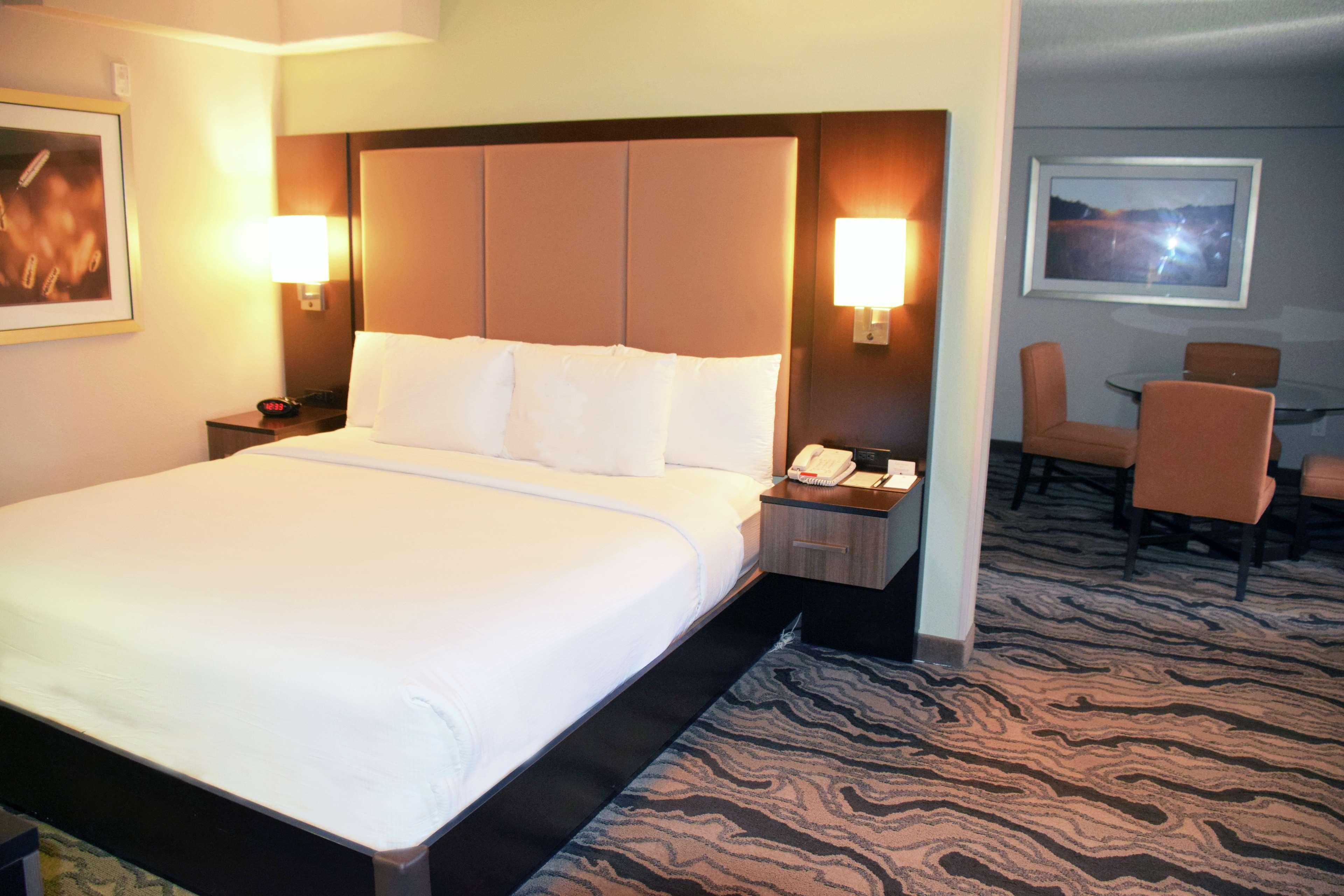 Doubletree By Hilton Montgomery Downtown Ngoại thất bức ảnh