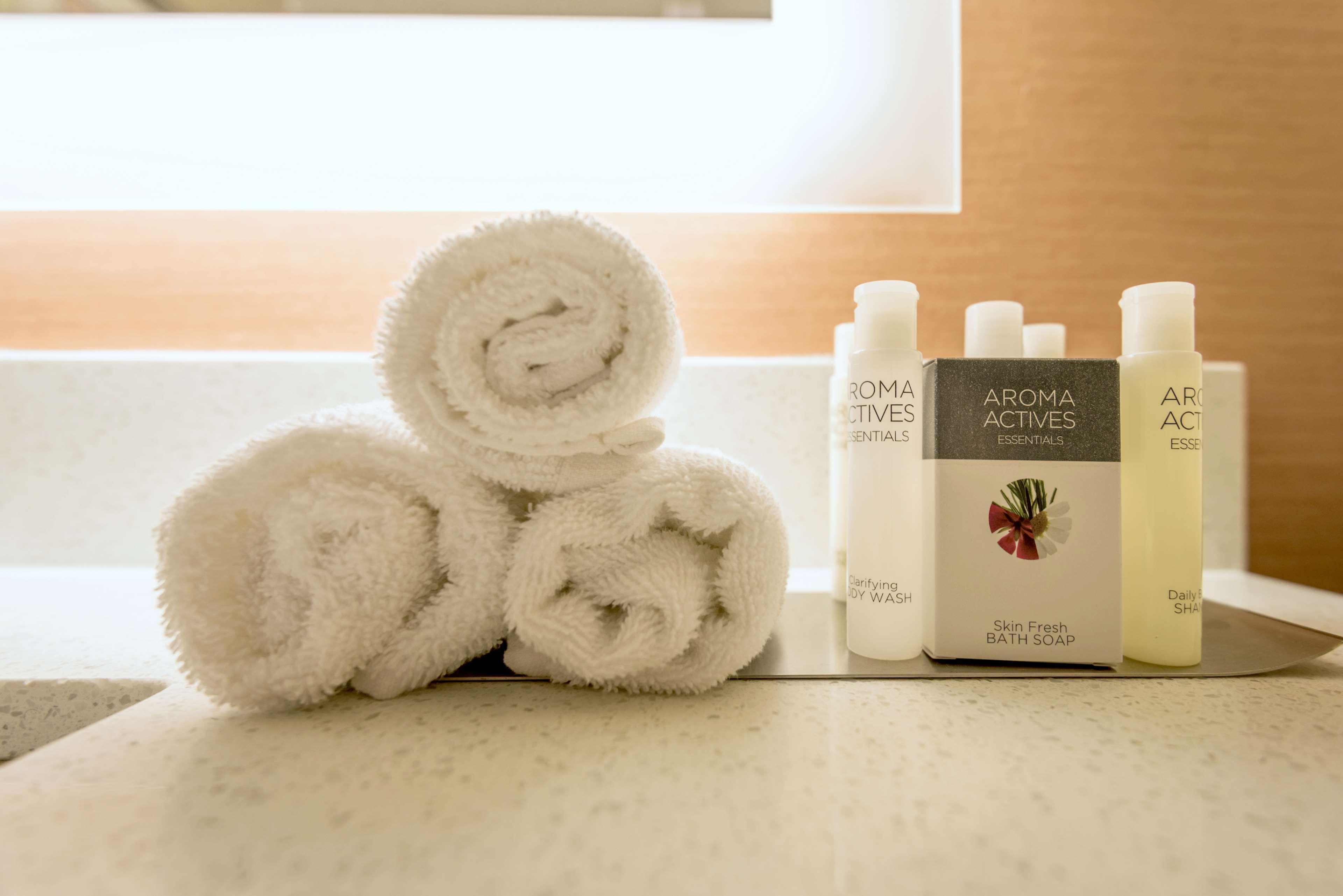Doubletree By Hilton Montgomery Downtown Ngoại thất bức ảnh