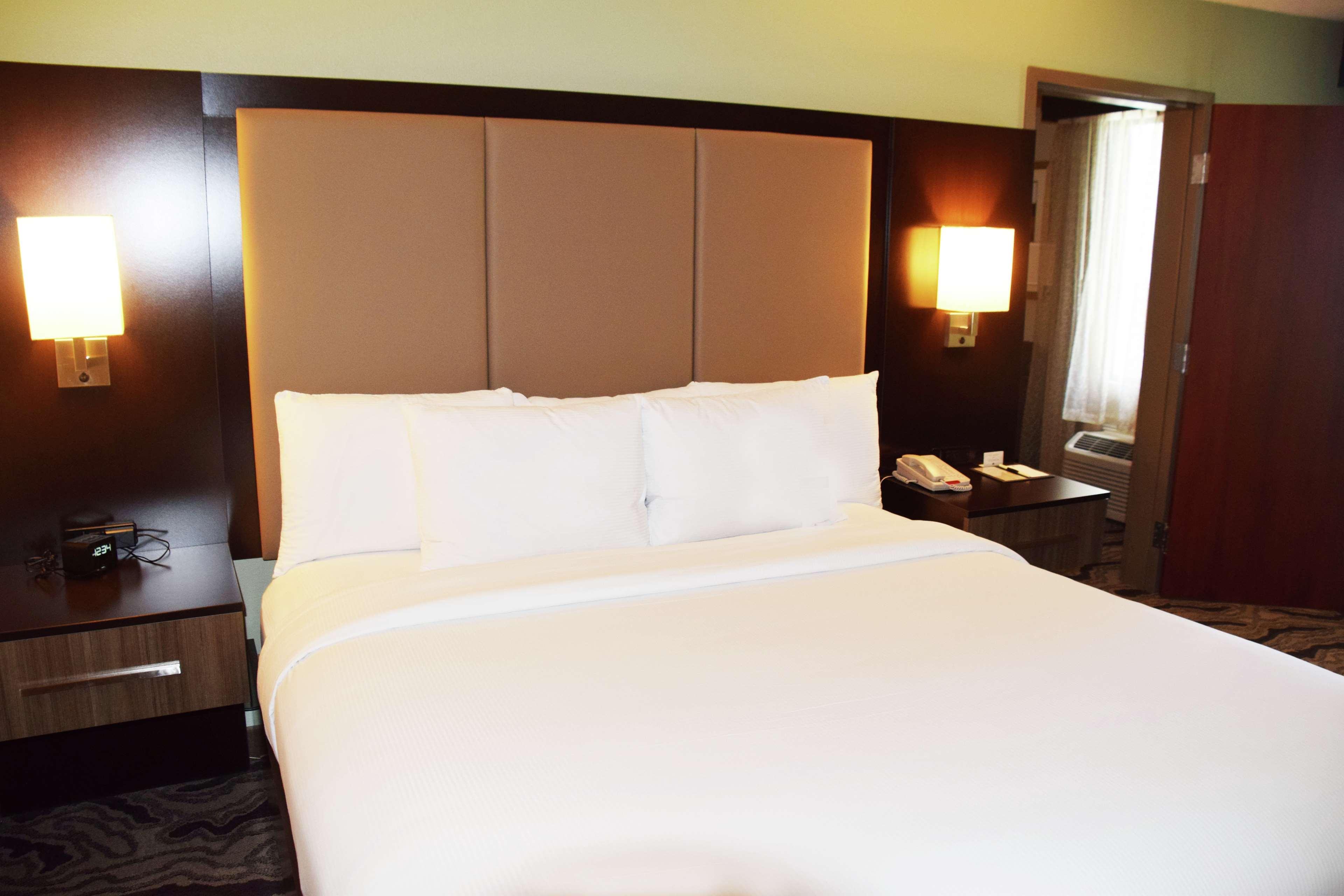 Doubletree By Hilton Montgomery Downtown Ngoại thất bức ảnh