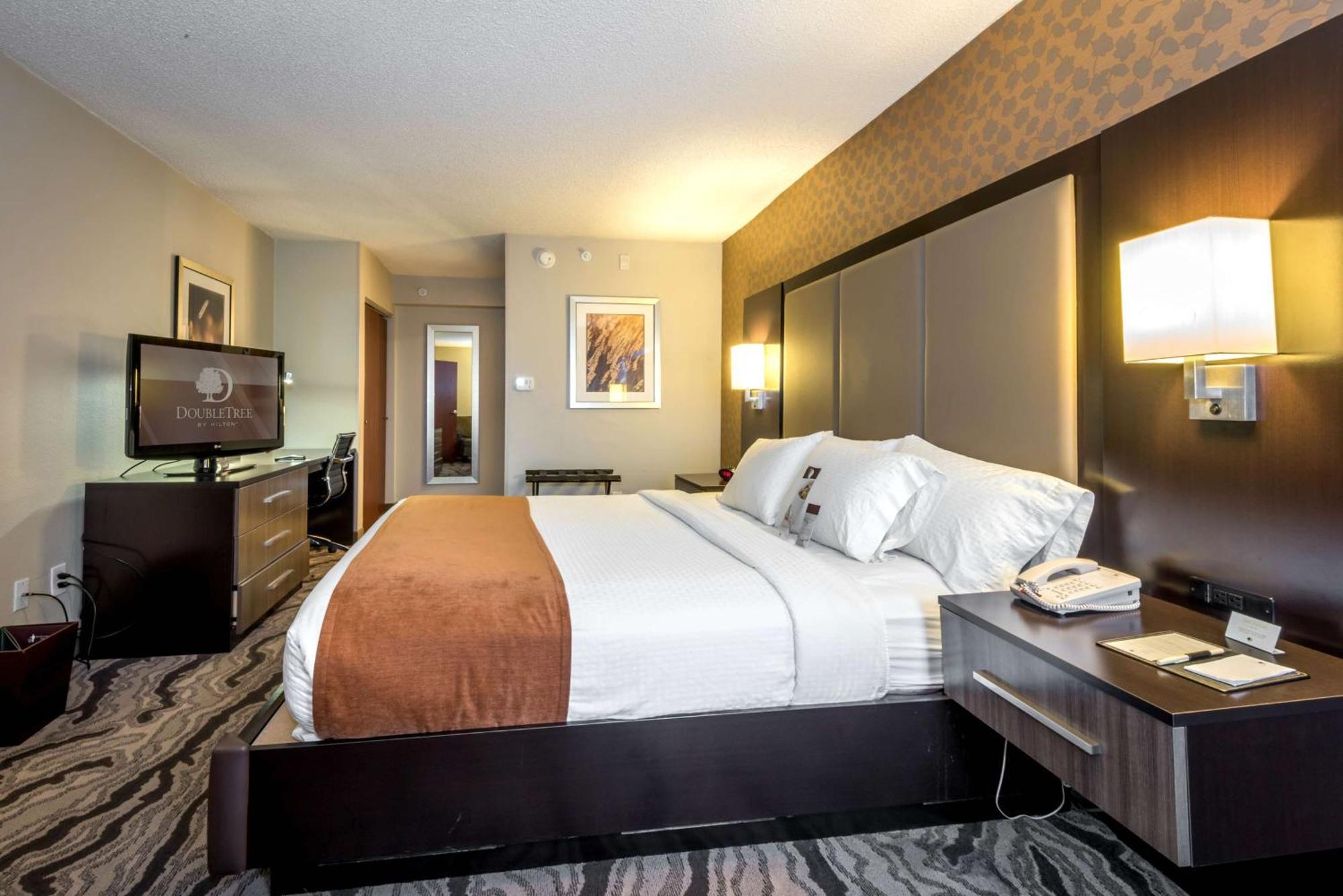 Doubletree By Hilton Montgomery Downtown Ngoại thất bức ảnh