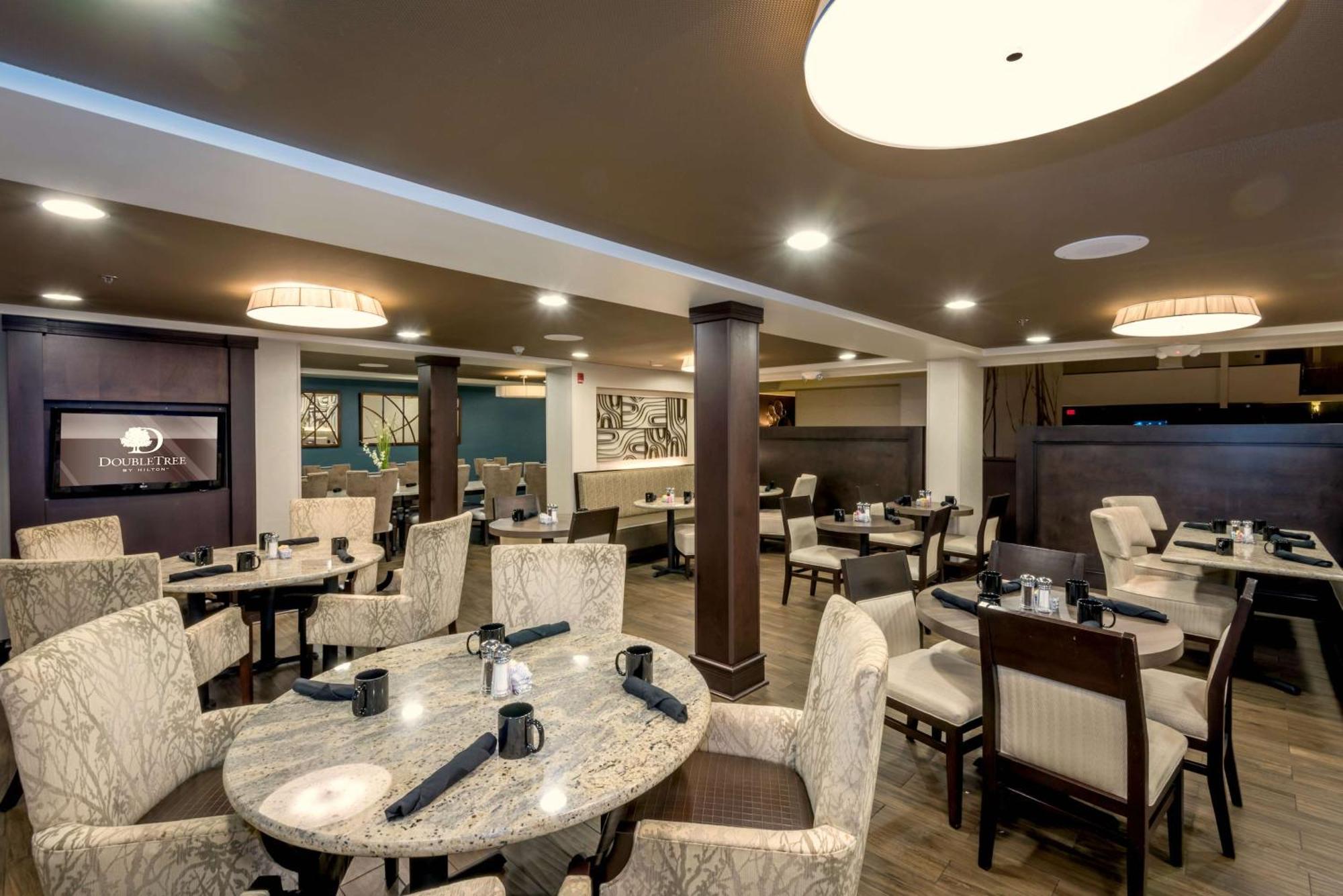 Doubletree By Hilton Montgomery Downtown Ngoại thất bức ảnh