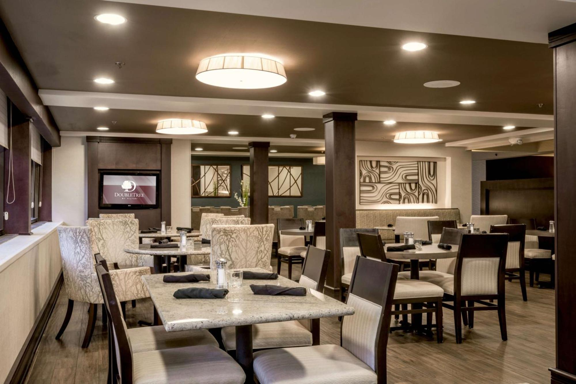 Doubletree By Hilton Montgomery Downtown Ngoại thất bức ảnh